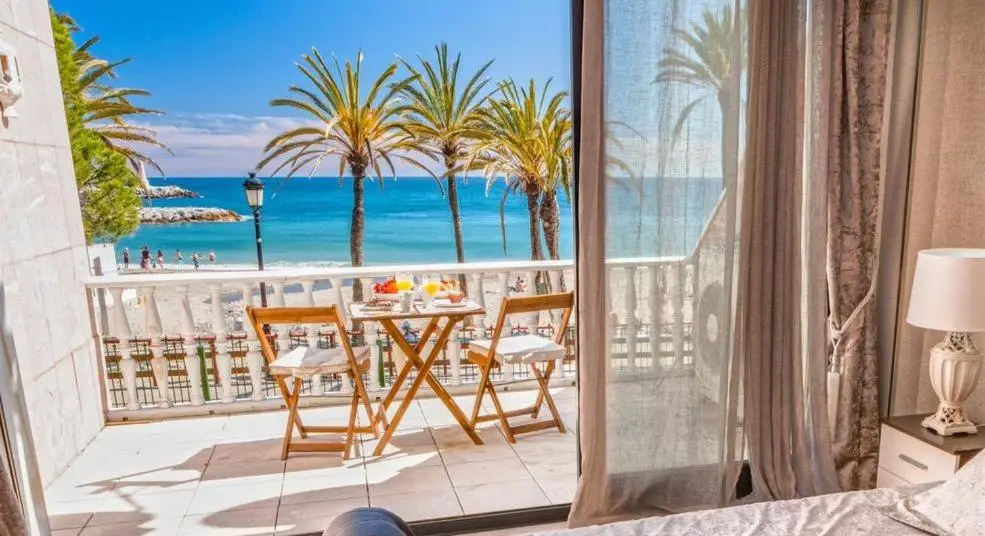 Puerto Banús Beach Apartments - Hotell Kalamata